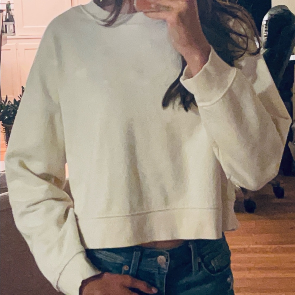 cream ZARA semi cropped crewneck size women’s small